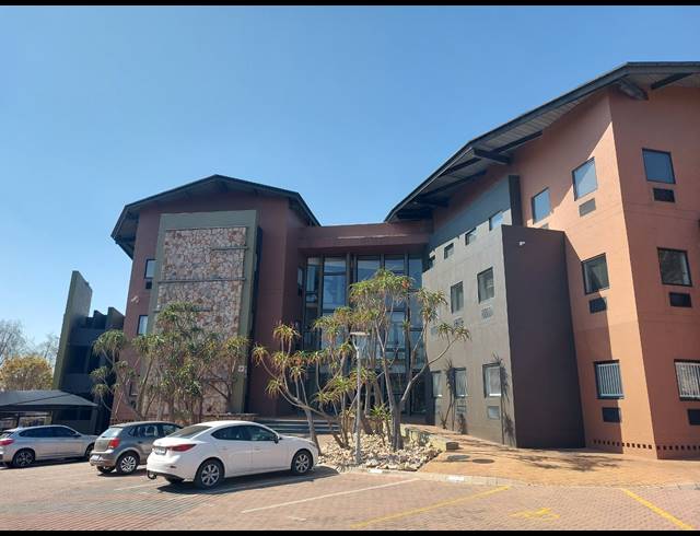 125M² OFFICE TO LET IN BEDFORDVIEW